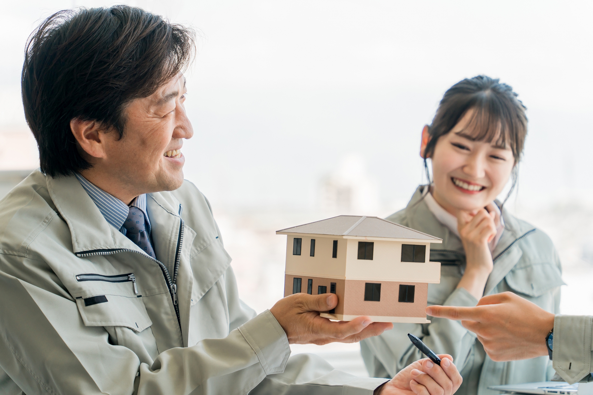 業者と家ミニチュア